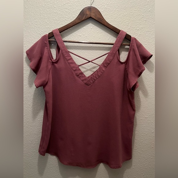 Mauve Peek-a boo/Off Shoulder Blouse; Large - Picture 1 of 4